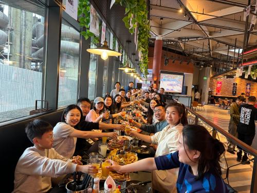 美国西雅图城市大学MBA G26班 晚餐合影 美国西雅图城市大学MBA G26班 晚餐合影