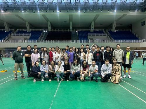 对外经济贸易大学中美西雅图MBA项目G25、G26举办班级羽毛球健身活动 对外经济贸易大学中美西雅图MBA项目G25、G26举办班级羽毛球健身活动