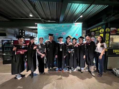 对外经济贸易大学中美西雅图MBA项目学生赴美参加第49届毕业典礼 对外经济贸易大学中美西雅图MBA项目学生赴美参加第49届毕业典礼